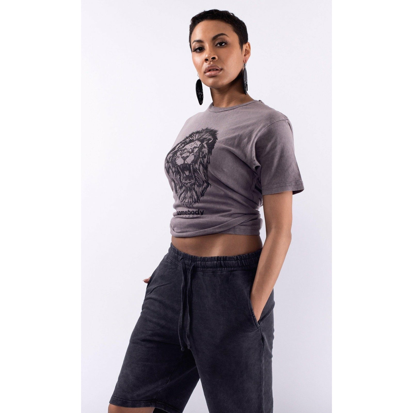 Vintage Wash Smoked Twilight Crewneck T-Shirts with Lion Graphic - Somebody Apparel